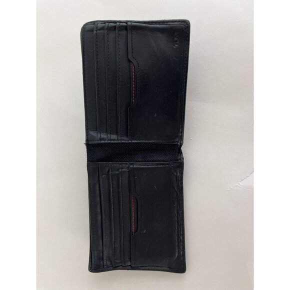 Tumi Delta Slim Single Billfold Black Leather Wallet 4" x 3" - Picture 5 of 9